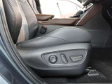 パワーシート搭載。微妙な調整が手軽にでき、ピッタリなポジションで運転することが可能です。