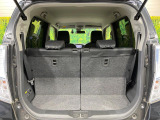 普段のお買い物や通勤、送迎等に十分な荷室スペースを確保しております。セカンドシートを倒すと、大きな荷物の積載も可能です♪