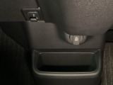 12V電源ソケットがついています。