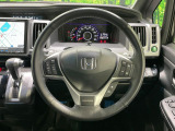【純正革巻きステアリング】上質な革を使用することで、手にしっかり馴染みとても運転しやすいハンドルです♪