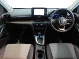 高いホールド性で運転姿勢が安定します。長距離ドライブでも疲れにくいのが魅力です。快適なドライビングライフをお送りください♪