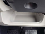 運転席周辺の収納も充実したドライバーズロアポケット。細かな使い勝手にも配慮されています。