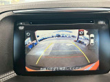 【バックカメラ】運転席から画面上で安全確認ができます。駐車が苦手な方にもオススメな便利機能です。