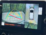 【パノラミックビューモニター】専用のカメラにより、上から見下ろしたような視点で360度クルマの周囲を確認することができます☆死角部分も確認しやすく、狭い場所での切り返しや駐車もスムーズに行えます。