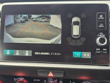 駐車時の安全確認をサポートするバックカメラも使用できます。