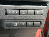 運転席右側に各種スイッチが集約されています!