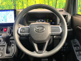インテリアに合わせたデザインのステアリングは、運転される方のことも考え、運転しやすい形状、大きさです。是非一度、実際に触ってお確かめください。