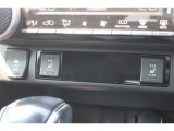 運転席と助手席にシートヒーターが付いています。