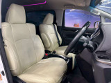 運転席も広々としており運転しやすい環境を実現しています☆