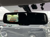 【バックモニター】バックカメラが装着されています。車庫入れが苦手な方もこれがあれば安心ですね