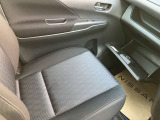 グローボックス車検証一式が入りやすくなっています