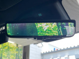 【デジタルインナーミラー】後席の大きな荷物や同乗者で後方が確認しづらい時でも安心!カメラが撮影した車両後方の映像をルームミラー内に表示。クリアな視界で状況の確認が可能です!