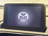 【メーカー純正ナビ】インテリアに溶け込むスタイリッシュな「専用設計」メーカーナビを装備♪視認性や操作性など基本性能にも優れ、より上質なカーライフをお楽しみいただけます。