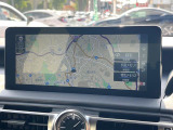 【メーカー純正ナビ】インテリアに溶け込むスタイリッシュな「専用設計」メーカーナビを装備♪視認性や操作性など基本性能にも優れ、より上質なカーライフをお楽しみいただけます。
