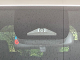 【トヨタセーフティセンス】走行中に前方の車両等を認識し、衝突しそうな時は警報とブレーキで衝突回避と被害軽減をアシスト。より安全にドライブをお楽しみいただけます。