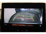 【バックカメラ】後方の映像がモニターで確認できます。駐車が苦手な方にお勧めの補助機能です。