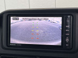 後方モニター表示でバック時の障害物もしっかり見えます!