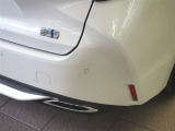 コーナーセンサーを車の前後に装備。障害物までの距離に応じて警告音を変えてお知らせ。縦列駐車時や駐車場・車庫などでの取り回しをサポートします。詳細は販売店スタッフまでおたずねください。