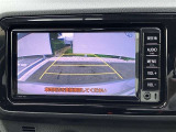 【バックモニター】バックカメラが装着されています。車庫入れが苦手な方もこれがあれば安心ですね