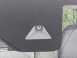 【三菱e-Assist】走行中に前方の車両等を認識し、衝突しそうな時は警報とブレーキで衝突回避と被害軽減をアシスト。より安全にドライブをお楽しみいただけます。