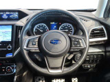 ステアリングスイッチ付き。前方から目を離すことなく操作することが可能です。