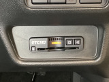 ハンドルの右下にETC2.0がついています。高速道路の料金所の通過も楽々です!。カードの取り出しもしやすい場所についています。