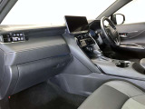 すっきりとしたデザインの内装は、さすがトヨタ車の上品さを感じます。