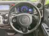 【純正革巻きステアリング】上質な革を使用することで、手にしっかり馴染みとても運転しやすいハンドルです♪