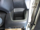 運転席の近くにドリンクホルダーがあるのでとても便利です。