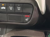 運転席にはシートヒーターが付いています!寒い日に便利な装備ですね。