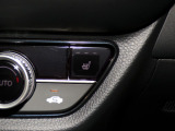 【シートヒーター】シートヒーター装備車です。寒い冬に乗車中とても暖かく快適に移動できます。冷え性の方にピッタリの装備です!