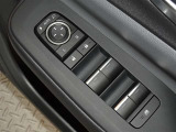 電動格納式ドアミラー・パワーウインドウを装備しています。