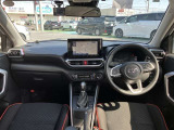 【運転席・インパネまわり】ハンドル・シート・フロアーなど隅々までプロによるクリーニング済み☆彡キレイな車内でドライブが一層快適にお楽しみいただけます!!