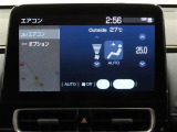 ディスプレイオーディオ付き車でスマホとの連携も可能です。