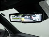 デジタルインナーミラー装備!車両後方のカメラの映像をデジタル補正で視認性を向上させてインナーミラー内に表示します♪視界を遮るものがなく、後席に同乗者がいても後方を確認しやすく安心です♪