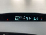 メーターが運転席から見やすいインパネ中央部に配置してるので走行中の視線移動が少なく快適です。