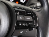 ◆アダプティブクルーズコントロール◆予め設定した車速内でクルマが自動的に加減速。前走車との適切な車間距離を維持しながら追従走行します。【LKAS】車線維持支援システムでステアリング操作を支援。