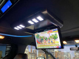 【フリップダウンモニター】付き☆後部座席に座りながら大画面でTVやDVDをお楽しみいただけます♪