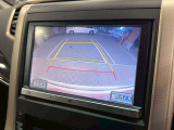 【バックカメラ】運転席から画面上で安全確認ができます。駐車が苦手な方にもオススメな便利機能です。