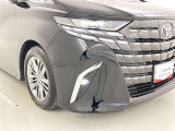 フォグランプ装着車です。暗い夜道の車両前方を明るく照らします