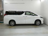 この度は、当社の展示車をご覧いただきまして、誠に有難うございます。自信をもってお勧めできる車となりますので、ごゆっくりご覧頂きたいと思います。