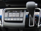デュアルオートエアコン搭載☆運転席と助手席でエアコンが独立しているのでドライバーも同乗者もより快適にドライブができます♪