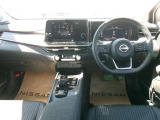 操作しやすい運転席廻り!操作パネルも使いやすい!!ドライブが楽しくなります!