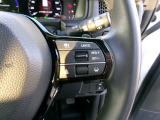 Hondaセンシングの機能のひとつ、アダプティブクルーズコントロール付!アクセルから足を離しても設定したスピードと前車との車間を保ち走行してくれます!車線維持もアシスト☆高速道路で疲労軽減ですね☆