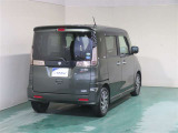 「デュアルカメラブレーキサポート」を搭載。カメラで歩行者や車を検知し、衝突の回避をアラートやブレーキでサポートします!