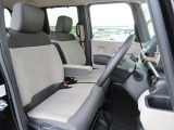 運転席の高さを変更できるので、体格に合わせた位置で運転できます!