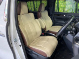 運転席シート廻りは使用感も少なく、良好な状態となっています。丁寧に使われていたことがよくわかりますね。