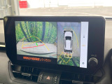 【パノラミックビューモニター】専用のカメラにより、上から見下ろしたような視点で360度クルマの周囲を確認することができます☆死角部分も確認しやすく、狭い場所での切り返しや駐車もスムーズに行えます。