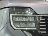 LEDヘッドライトは、点灯の瞬間から最大光量を発揮し、突然暗くなるトンネルなどでの安定感を高めます。
