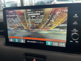 【バックカメラ】運転席から画面上で安全確認ができます。駐車が苦手な方にもオススメな便利機能です。